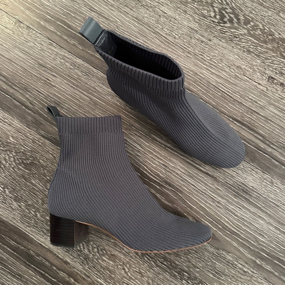 Everlane the Glove Boot in Grey